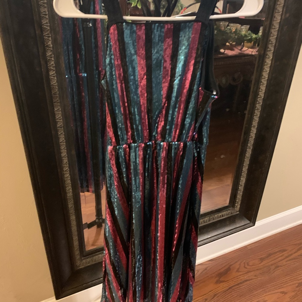 Dress - Picture 3 of 3